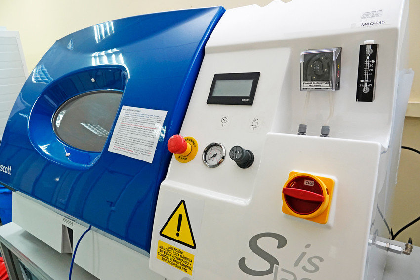 DID YOU KNOW IS THE SALT SPRAY CHAMBER ONE OF THE TWO MAIN MACHINES IN THE COJALI TEST LABORATORY?